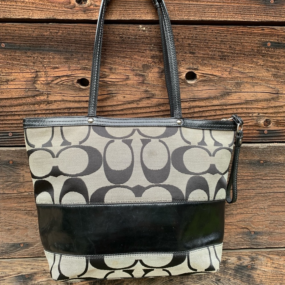 Coach medium tote